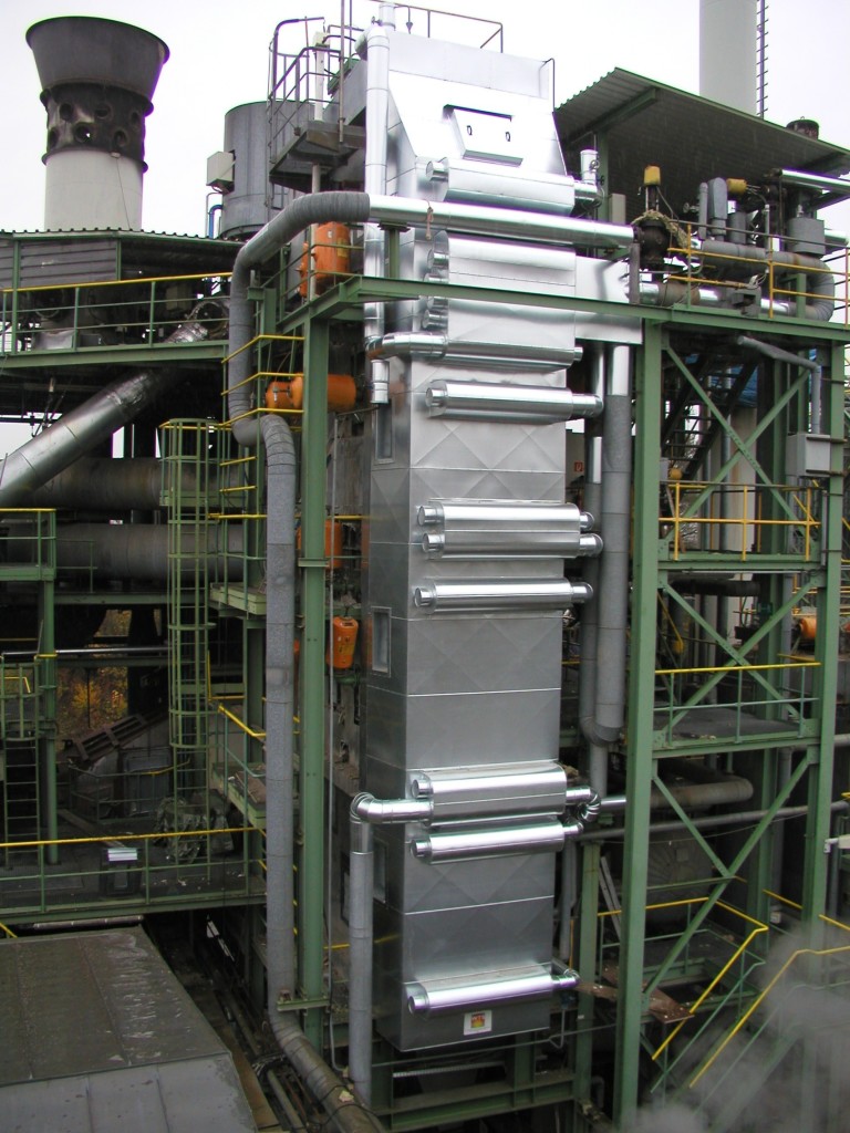 Waste heat boiler behind a waste pyrolysis