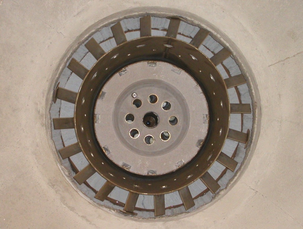 Combustor head of a TNV